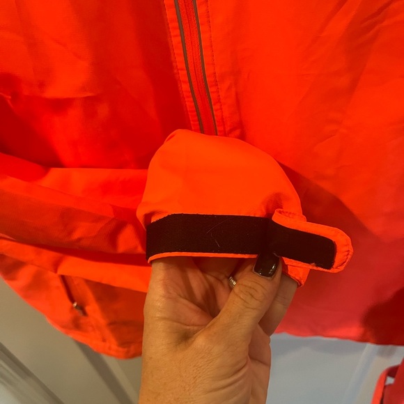 SUGOI Navy and Neon Pink Cycling Jacket-versa full zip 2/1 magnetic - Picture 5 of 14